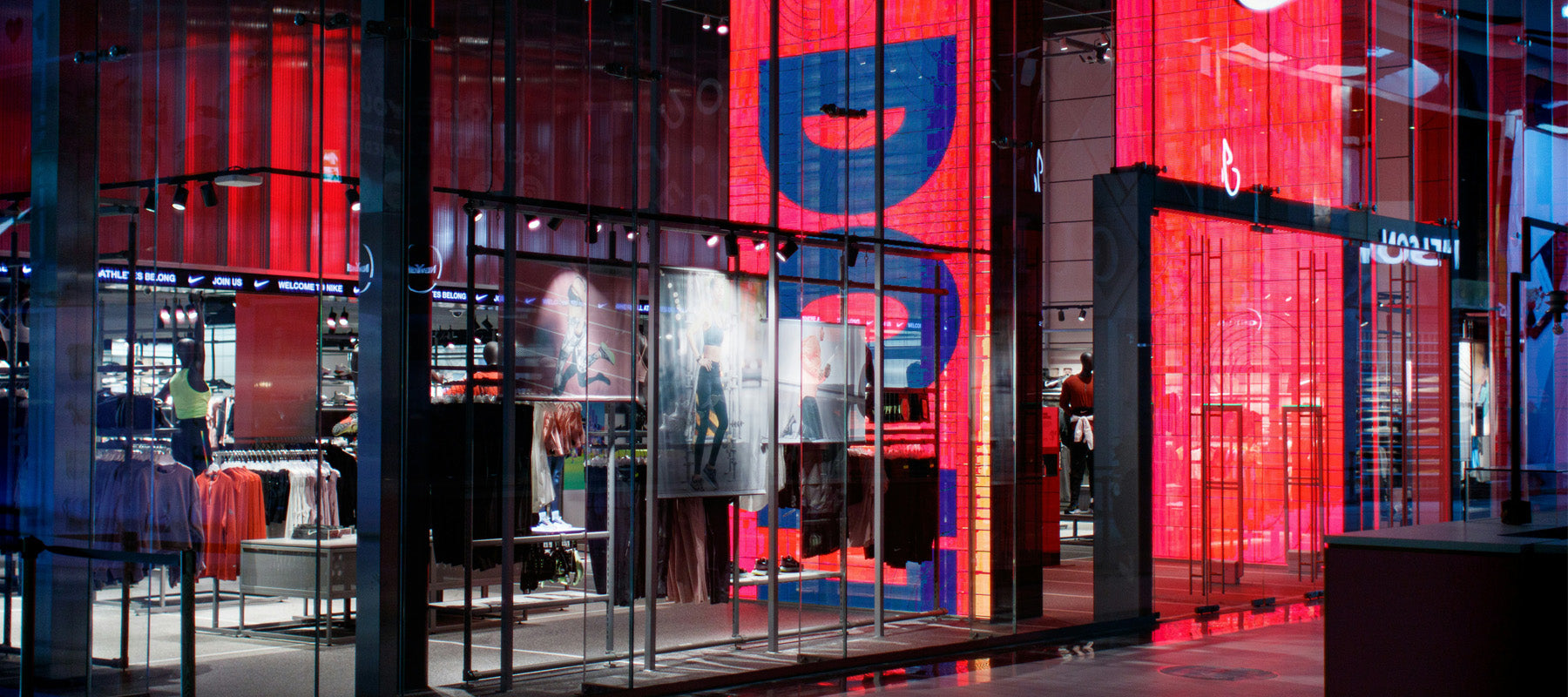 Transforming Retail Spaces: The Innovative Fusion of Technology and Design