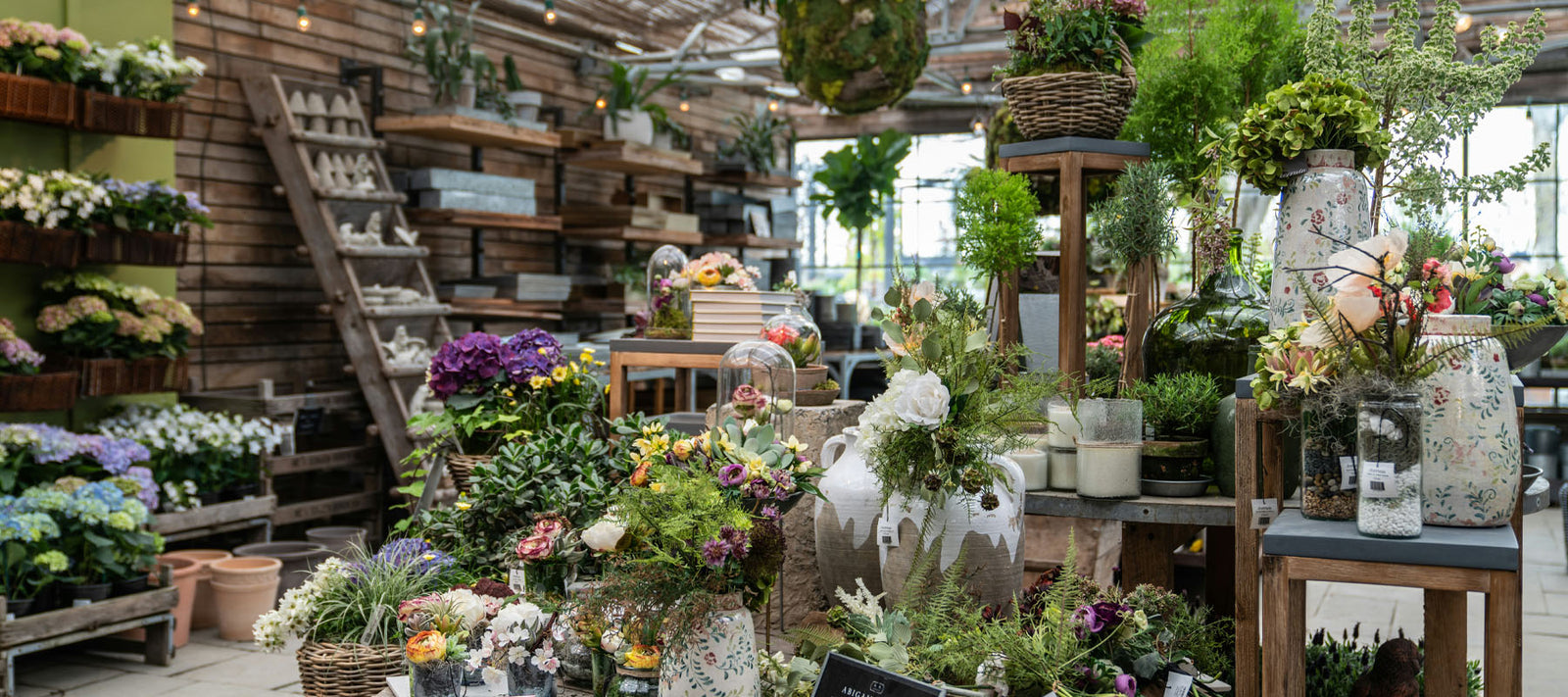 14 Things to Look for when Sourcing Bespoke Retail Display Stands.