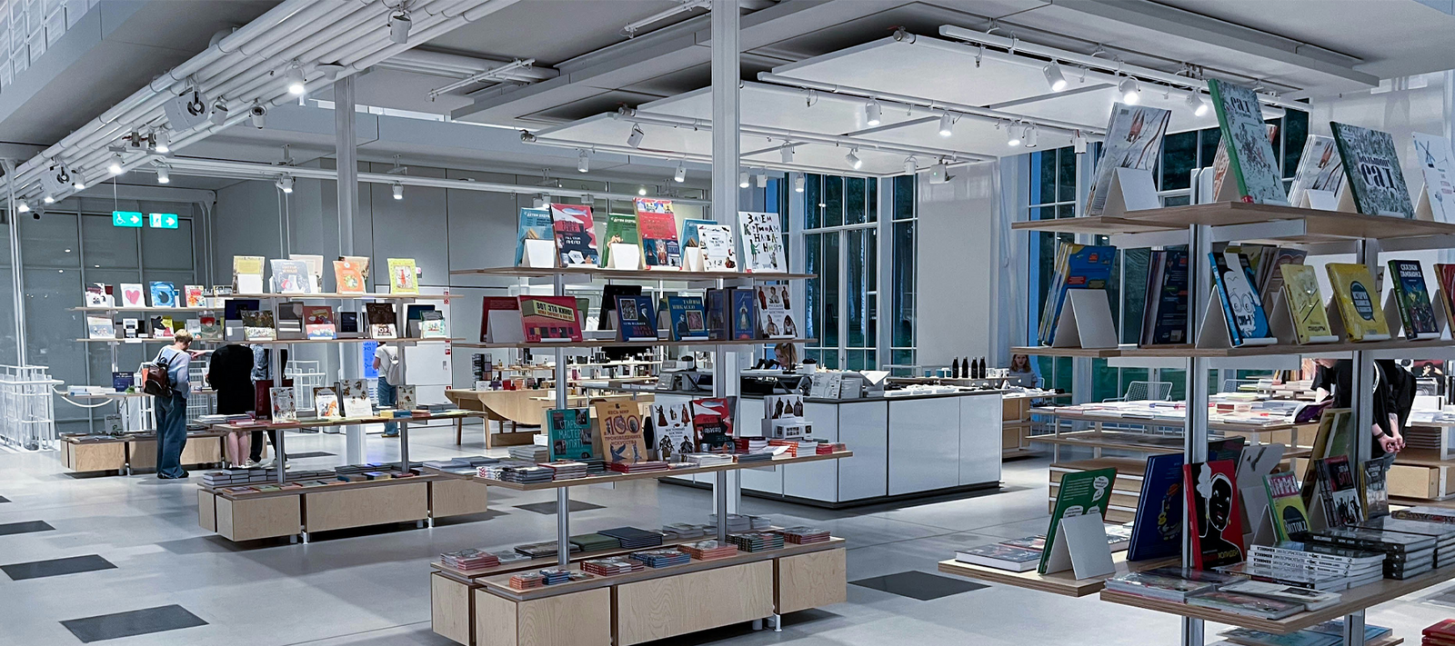 The Economics of Physical Retail: Why In-Store Experience Still Wins